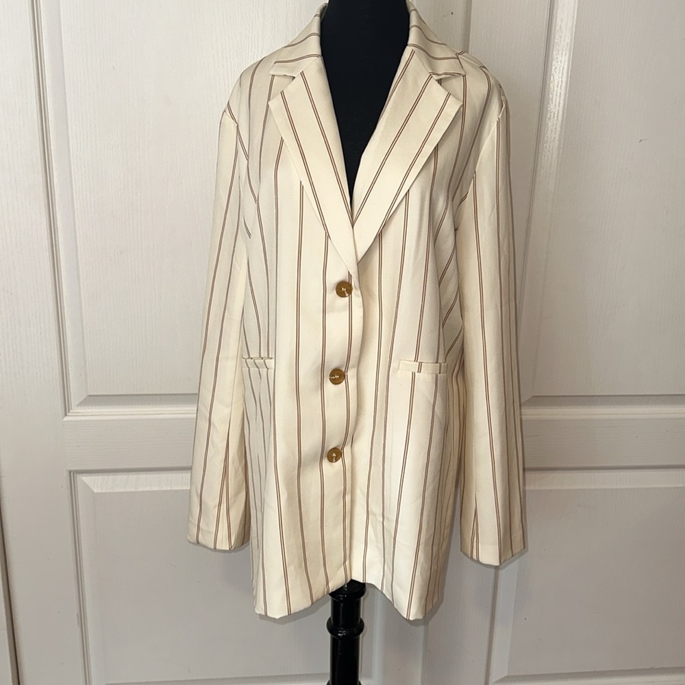 KITTENISH CREAM & BROWN VERTICAL STRIPE TRIPLE BUTTON BLAZER